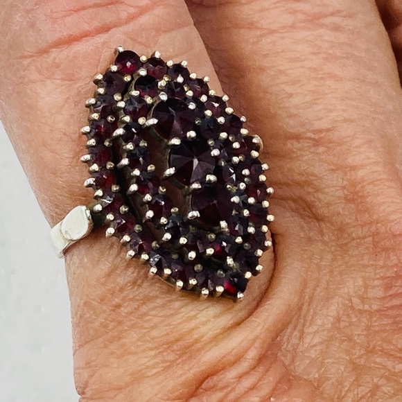 Stunning Vintage Bohemian Garnet Czech Silver Ring - Picture 1 of 7